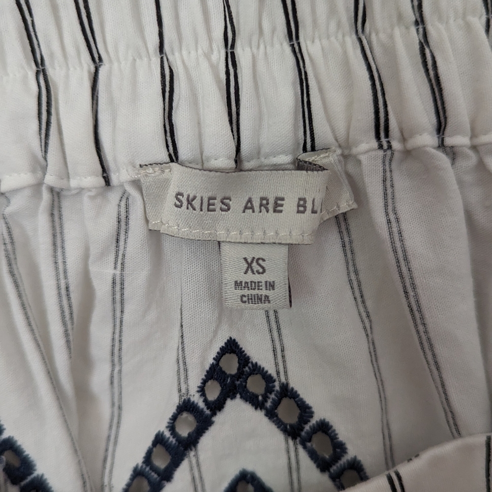 Skies Are Blue | Embroidered Tank - Picture 7 of 8